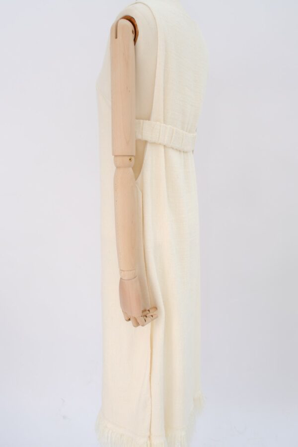 ROBE SANS MANCHES EN TISSU TEXTURÉ ÉCRU – Image 4